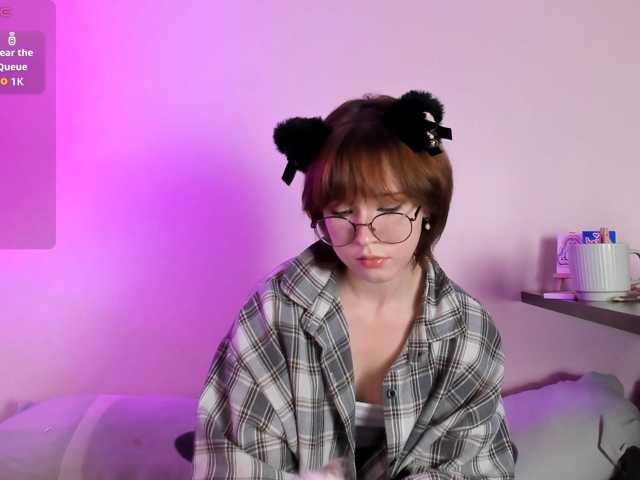 Kur0mi5 live cam on BongaCams