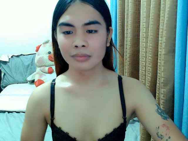 Mikhaylaanderson Live Webcam on BongaCams