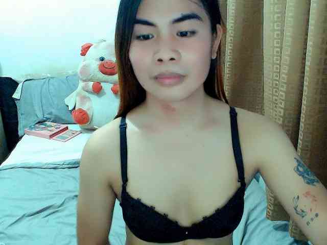 Mikhaylaanderson's cam show statistics and live stream
