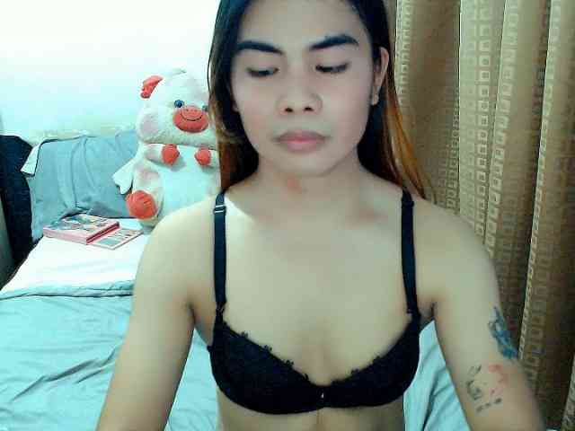 Mikhaylaanderson's cam show statistics and live stream