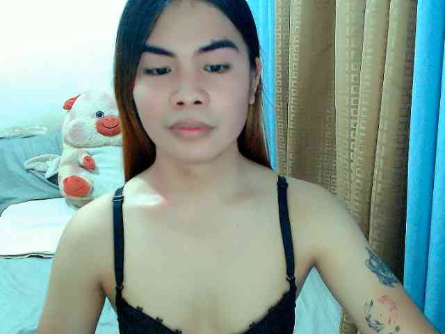 Mikhaylaanderson Live Webcam on BongaCams