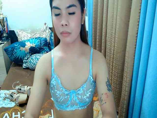 Mikhaylaanderson Live Webcam on BongaCams