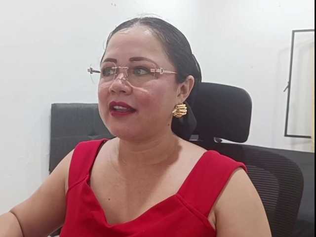 yessmellie live cam on BongaCams