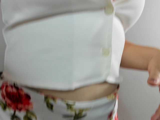 yessmellie live cam on BongaCams