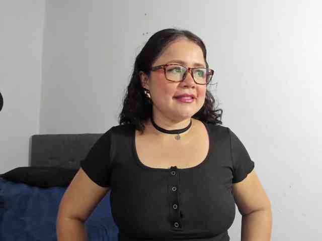 yessmellie webcam
