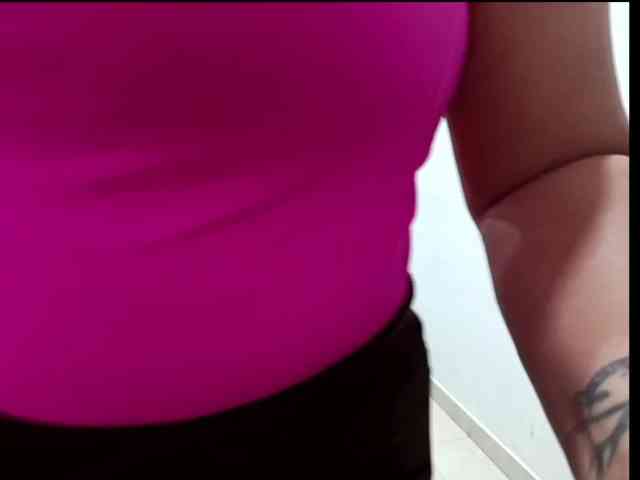yessmellie webcam