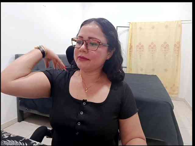 yessmellie webcam