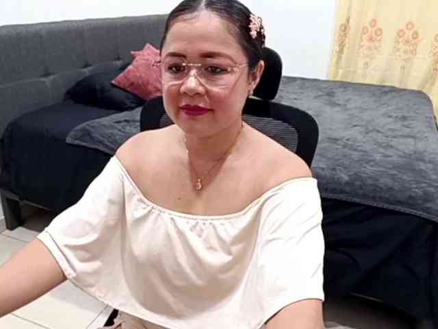 yessmellie webcam