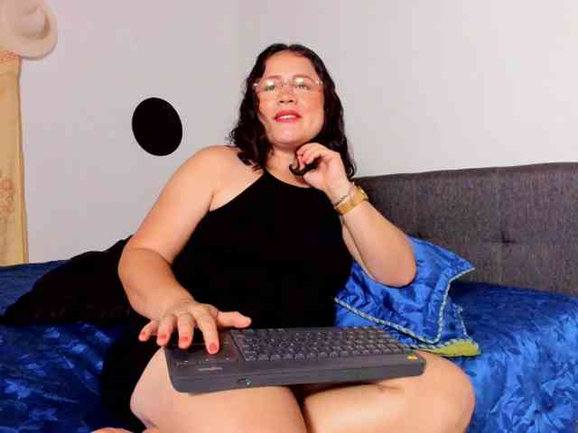 yessmellie yessmellie