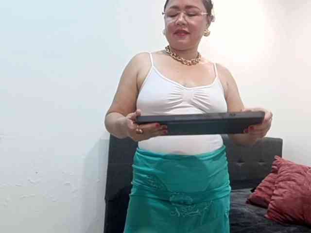 yessmellie webcam
