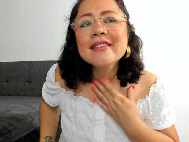yessmellie webcam