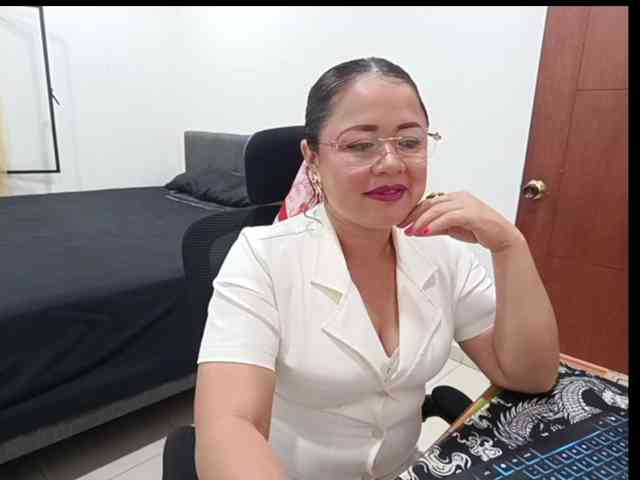 yessmellie webcam