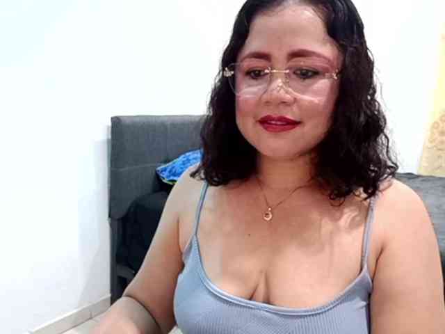 yessmellie webcam