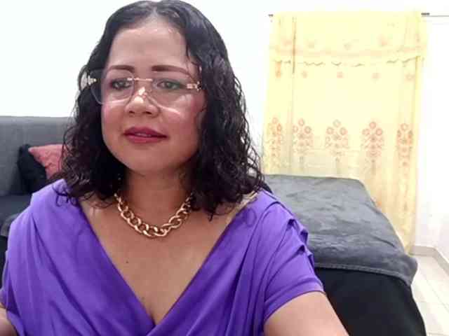 yessmellie webcam