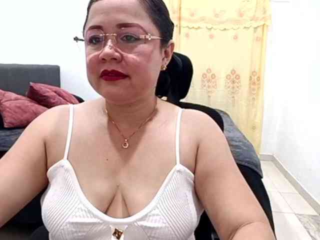 yessmellie webcam