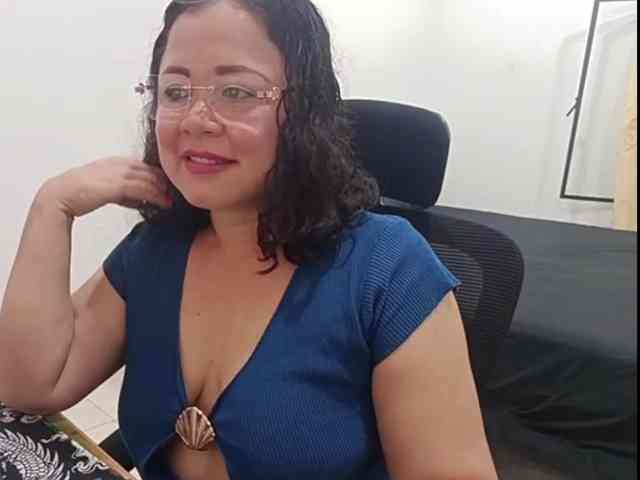 yessmellie webcam