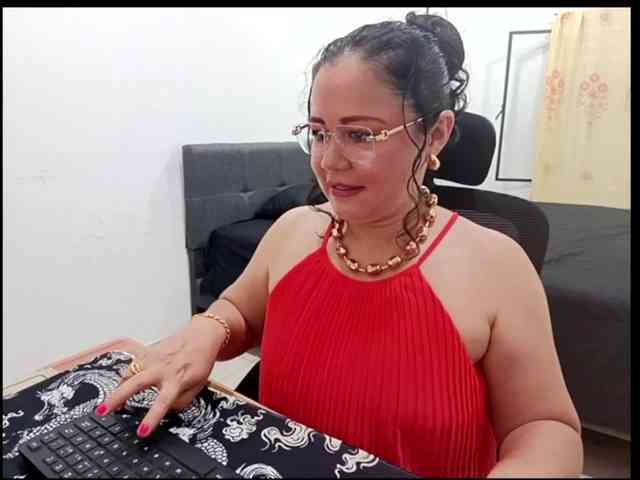 yessmellie webcam