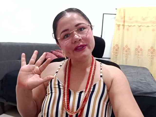 yessmellie webcam
