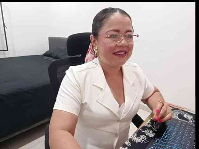 yessmellie webcam