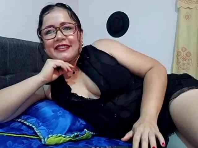 yessmellie webcam