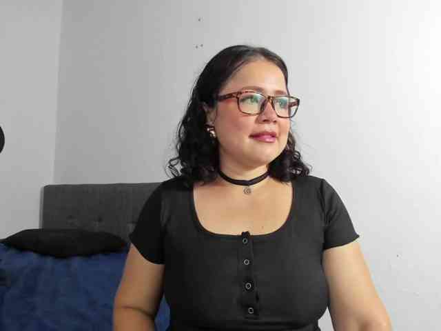 yessmellie webcam