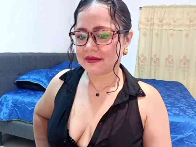 yessmellie webcam