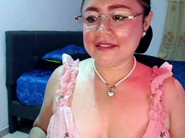 yessmellie webcam