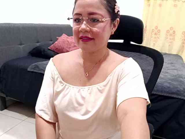 yessmellie webcam