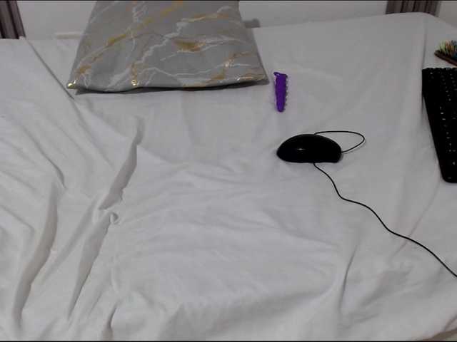 Victoria-Velvet live cam on BongaCams