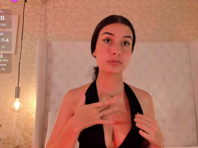 Sellene-bloom live cam on BongaCams