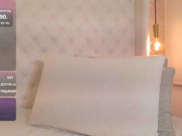 Sellene-bloom live cam on BongaCams