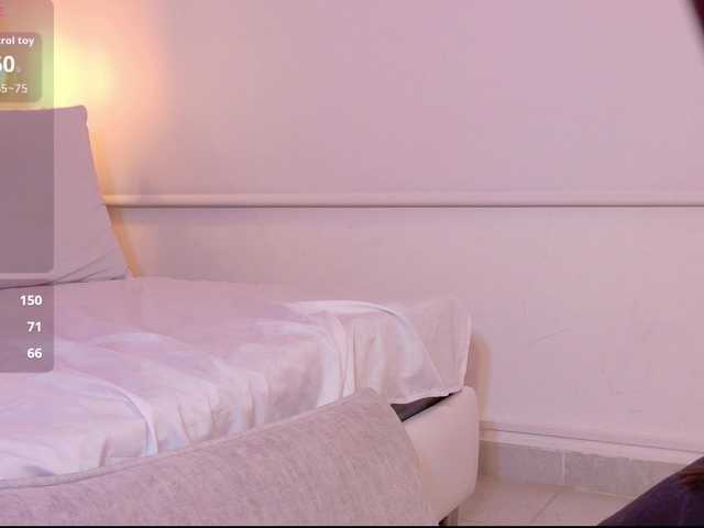 Sellene-bloom live cam on BongaCams