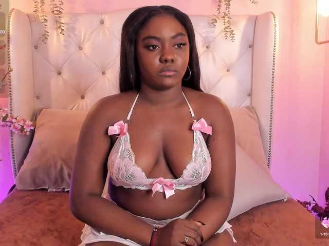 MeganBrowm live cam on BongaCams