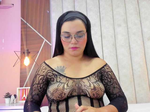 Sarah-Hill live cam on BongaCams