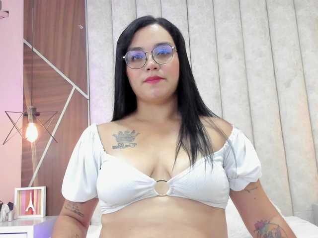 Sarah-Hill live cam on BongaCams