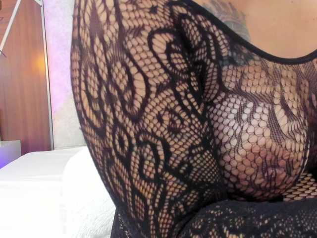 Sarah-Hill live cam on BongaCams
