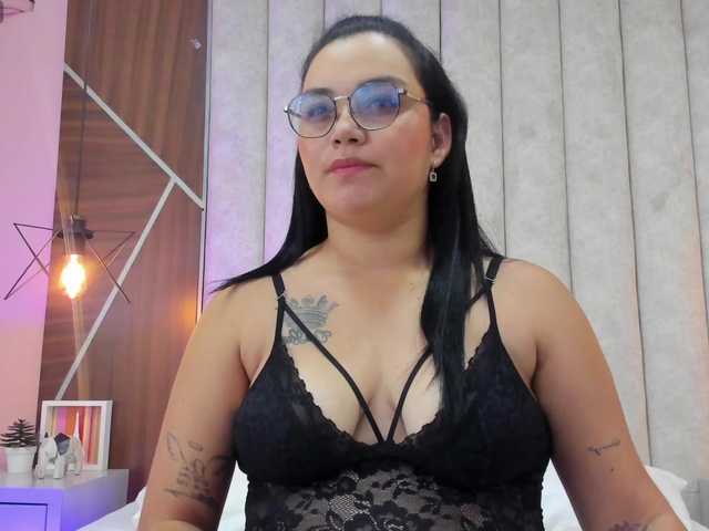 Sarah-Hill live cam on BongaCams