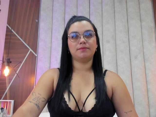 Sarah-Hill live cam on BongaCams