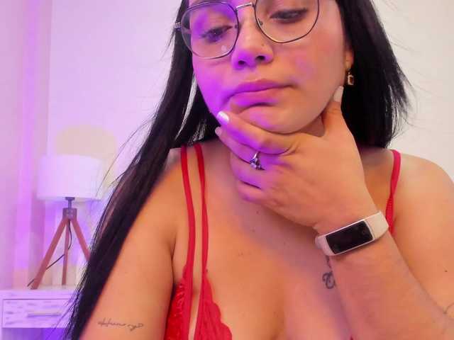 Sarah-Hill live cam on BongaCams