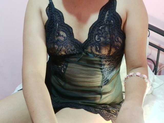 EroticWhisper live cam on BongaCams