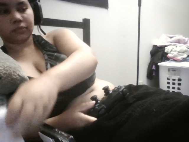 Gamergurl3000 live cam on BongaCams