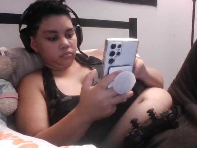 Gamergurl3000 live cam on BongaCams