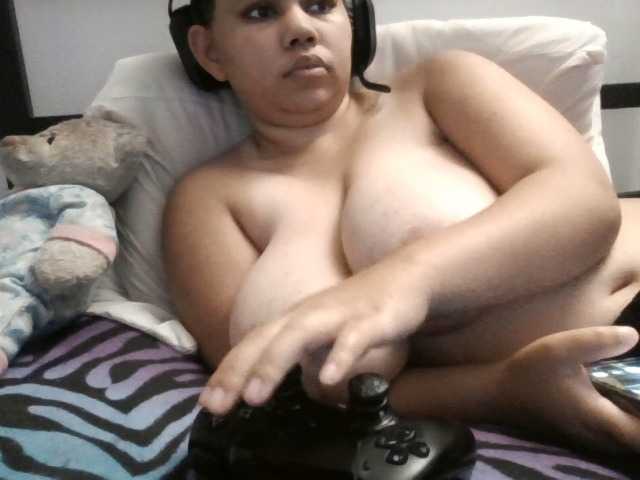 Gamergurl3000 live cam on BongaCams