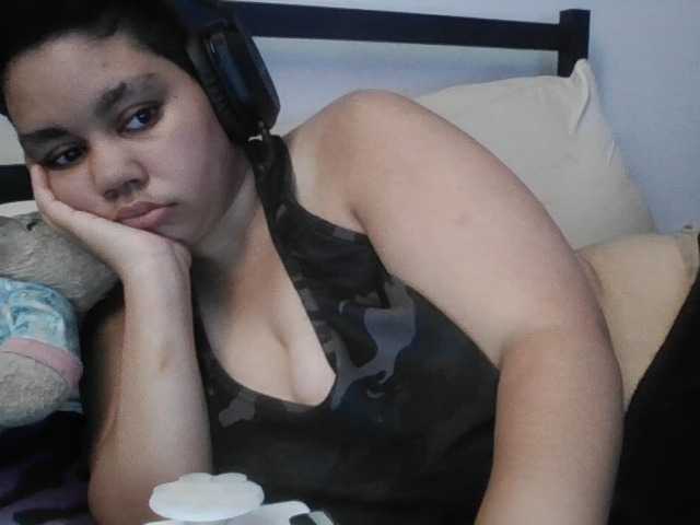 Gamergurl3000 live cam on BongaCams