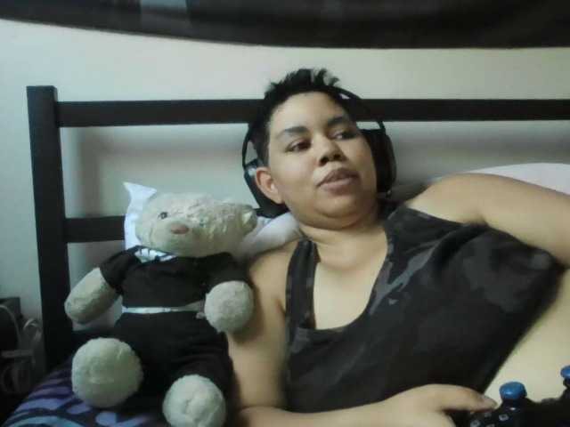 Gamergurl3000 live cam preview