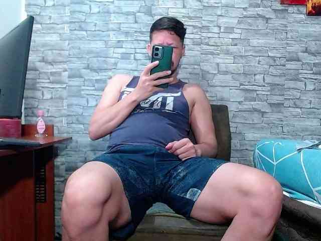 moiseshott moiseshott