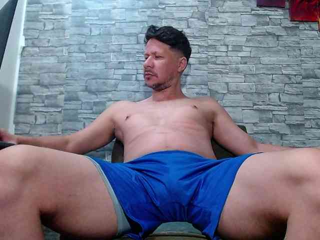 moiseshott moiseshott