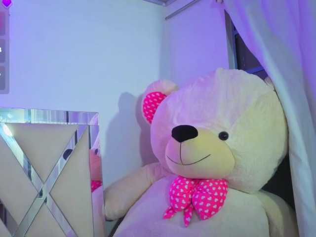 VALENBLOOM-TAY1 live cam on BongaCams