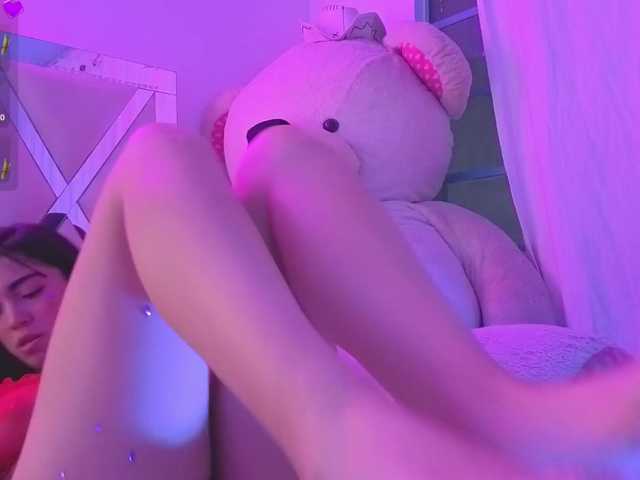 VALENBLOOM-TAY1 live cam on BongaCams