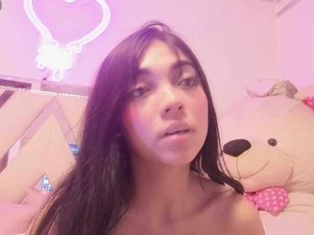 VALENBLOOM-TAY1 live cam on BongaCams